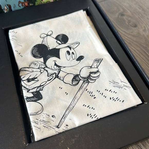 D23 Fantastic World Complete Box Set Celebrating 65 Years of Disneyland - Picture 3 of 6